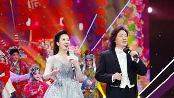 戴玉強(qiáng)、黃璐等表演《中國(guó)真有戲》